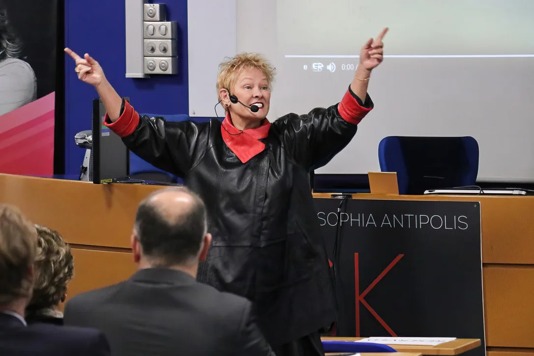 Cindy Egolf - Manage Like a Maestro Cindy Egolf - Manage Like a Maestro